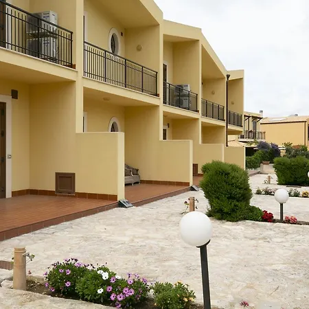 Residence Eneide Aparthotel Valderice